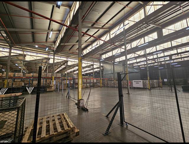 4,318M² WAREHOUSE TO LET IN ISANDO